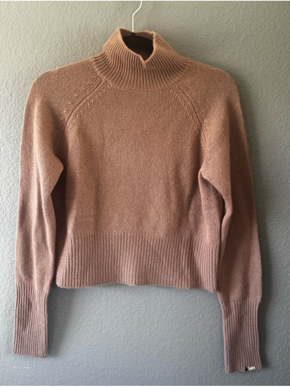 Women's Ribbed Turtleneck Sweater in Mocha 100% Cashmere